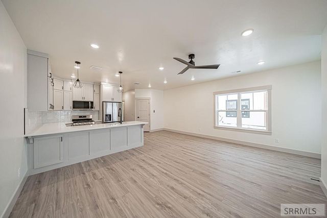 4927 N Beach Dr, Idaho Falls, ID 83401