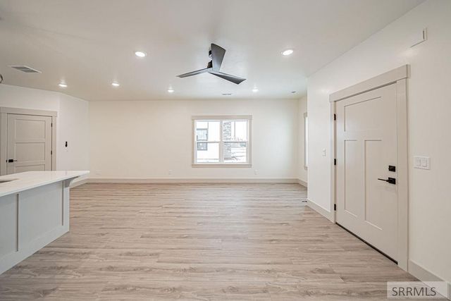 4927 N Beach Dr, Idaho Falls, ID 83401