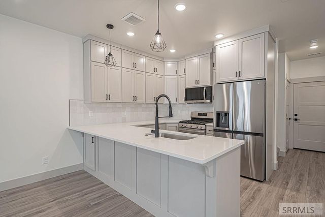 4927 N Beach Dr, Idaho Falls, ID 83401