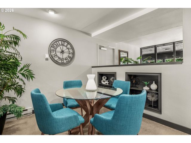 200 Sw BURNHAM Rd T404, Lake Oswego, OR 97034