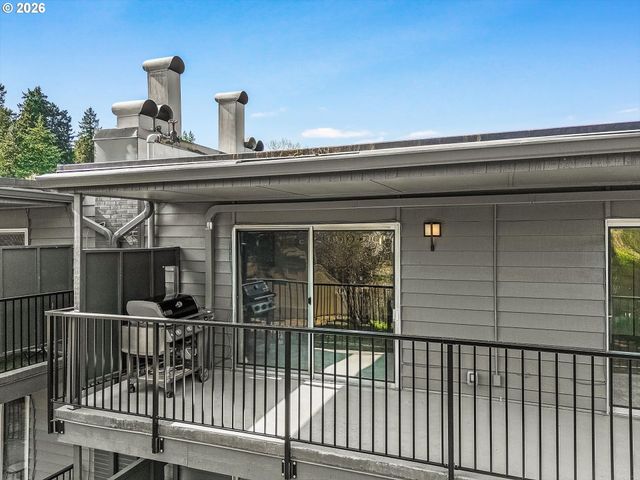 200 Sw BURNHAM Rd T404, Lake Oswego, OR 97034