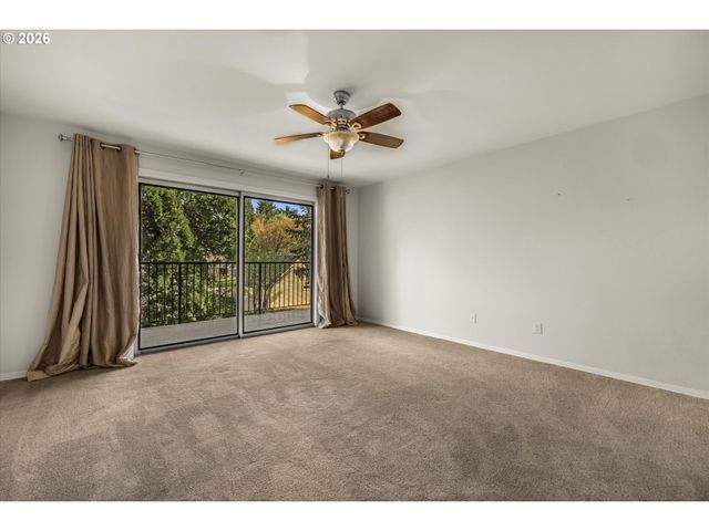 200 Sw BURNHAM Rd T404, Lake Oswego, OR 97034