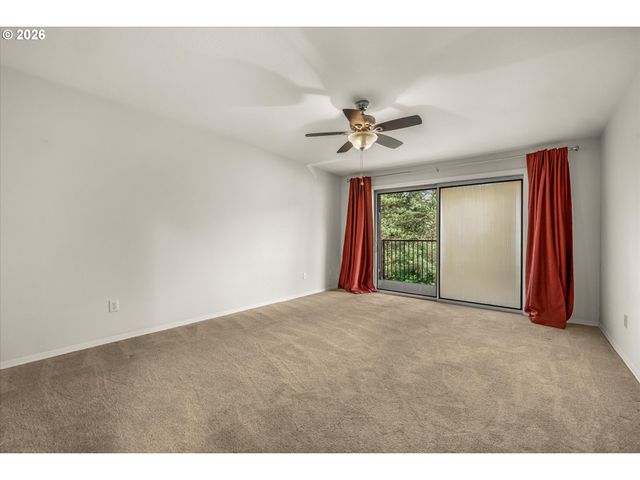 200 Sw BURNHAM Rd T404, Lake Oswego, OR 97034