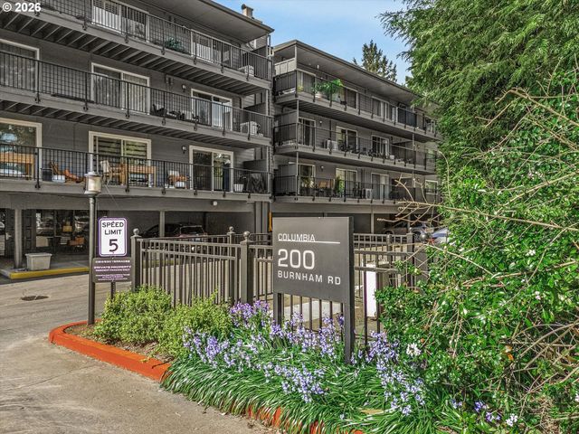 200 Sw BURNHAM Rd T404, Lake Oswego, OR 97034