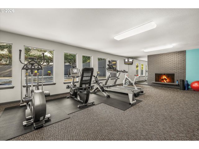 200 Sw BURNHAM Rd T404, Lake Oswego, OR 97034