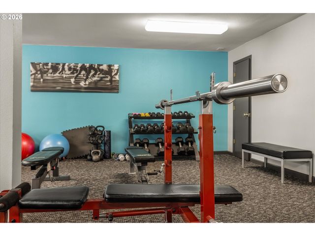 200 Sw BURNHAM Rd T404, Lake Oswego, OR 97034