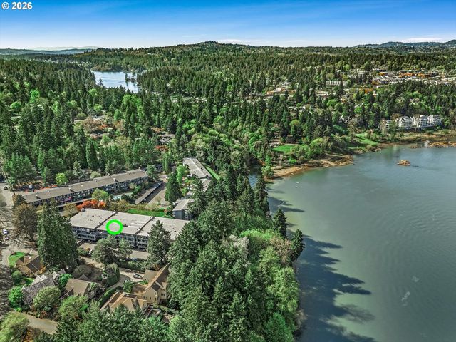 200 Sw BURNHAM Rd T404, Lake Oswego, OR 97034