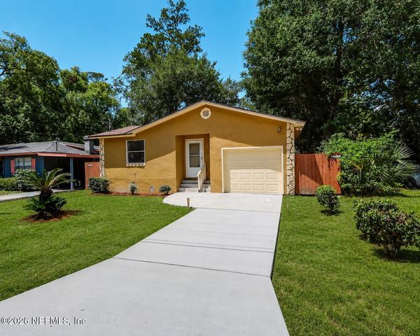 8946 6TH Avenue, Jacksonville, FL 32208