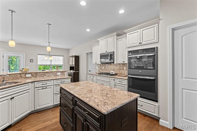 403 Willow Point Trail, O'fallon, IL 62269