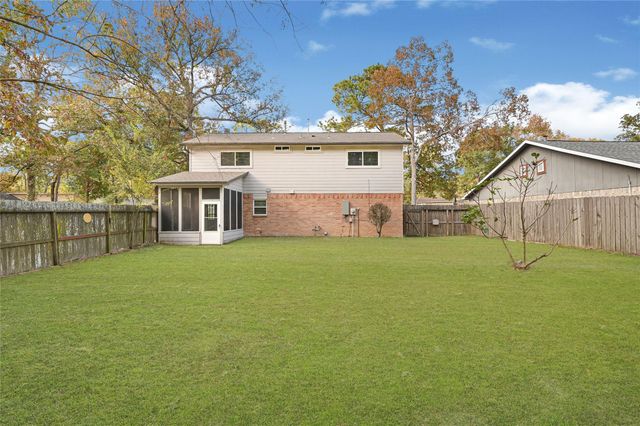 3802 Loft Forest Court, Kingwood, TX 77339