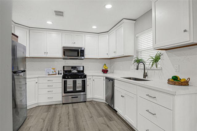 3802 Loft Forest Court, Kingwood, TX 77339