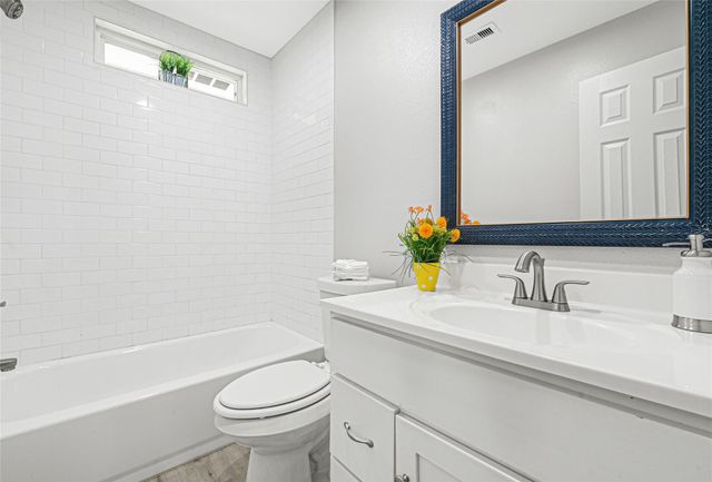 3802 Loft Forest Court, Kingwood, TX 77339