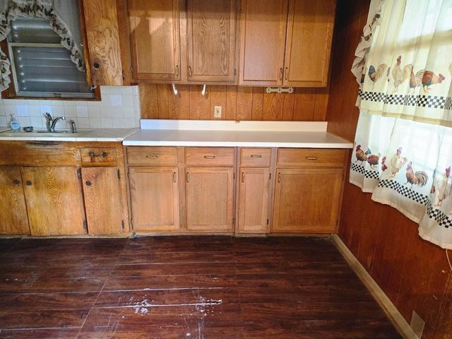 106 N Texas Street, Texas City, TX 77591