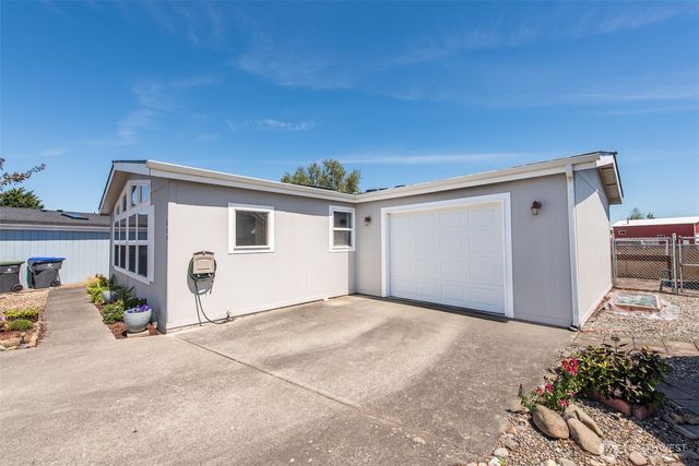 622 N Seventh Avenue, Sequim, WA 98382