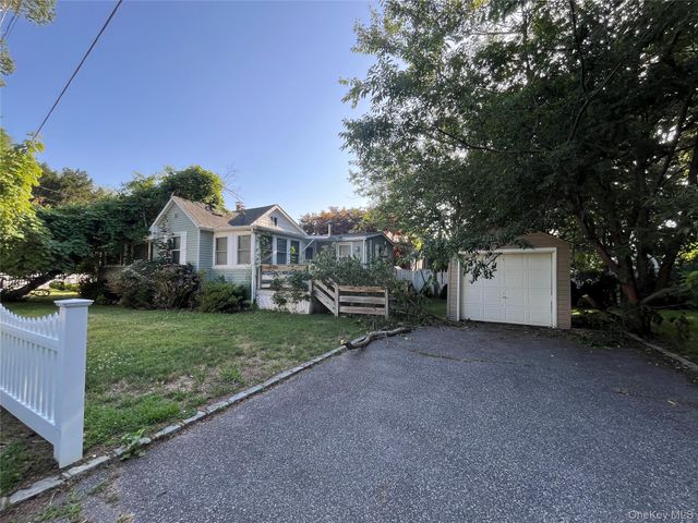 1 Saltaire Road, Sound Beach, NY 11789