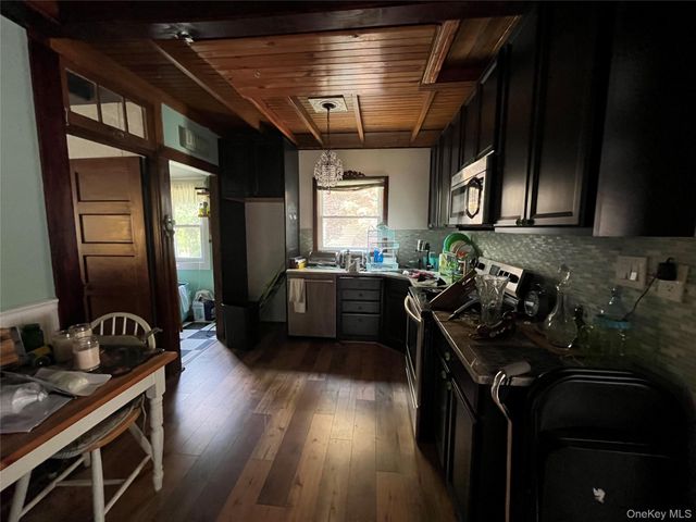 1 Saltaire Road, Sound Beach, NY 11789