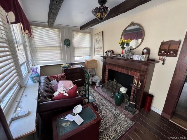 1 Saltaire Road, Sound Beach, NY 11789