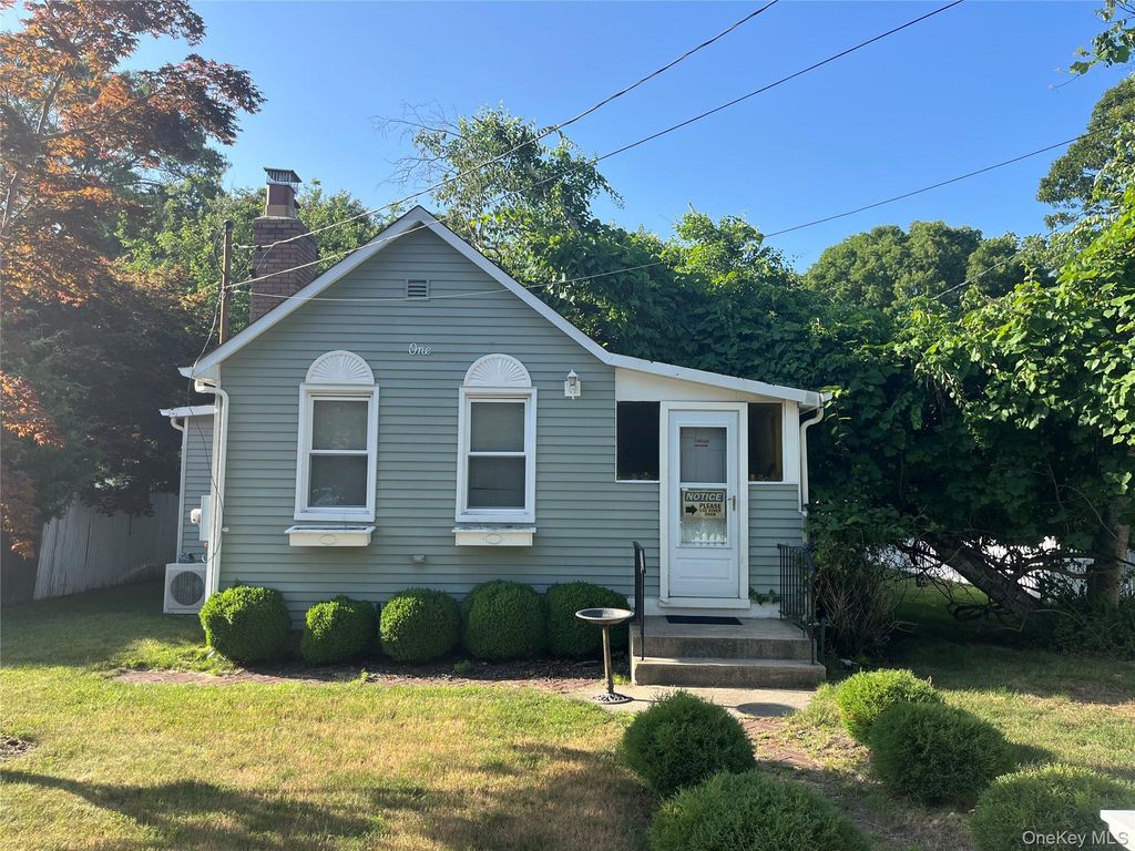 1 Saltaire Road, Sound Beach, NY 11789