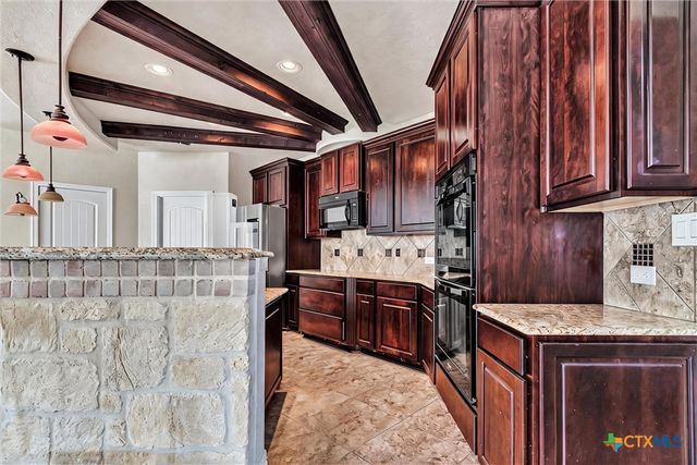 901 Easton Drive, San Marcos, TX 78666