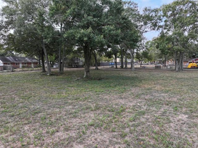 2417 4th Street, Rosenberg, TX 77471