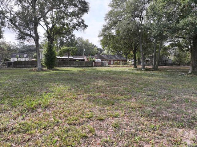 2417 4th Street, Rosenberg, TX 77471