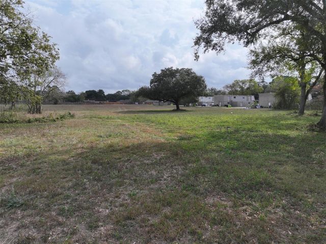 2417 4th Street, Rosenberg, TX 77471