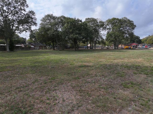 2417 4th Street, Rosenberg, TX 77471