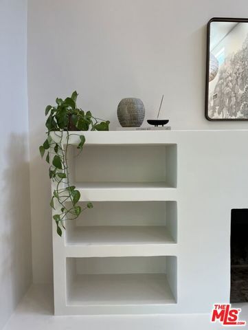 21273 Entrada Road, Topanga, CA 90290