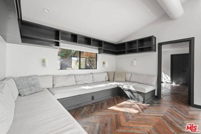 21273 Entrada Road, Topanga, CA 90290