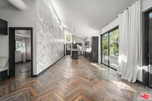 21273 Entrada Road, Topanga, CA 90290