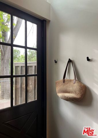 21273 Entrada Road, Topanga, CA 90290