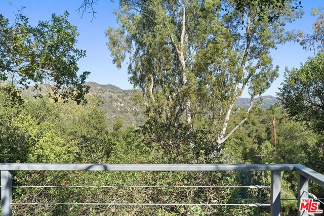 21273 Entrada Road, Topanga, CA 90290