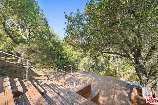 21273 Entrada Road, Topanga, CA 90290