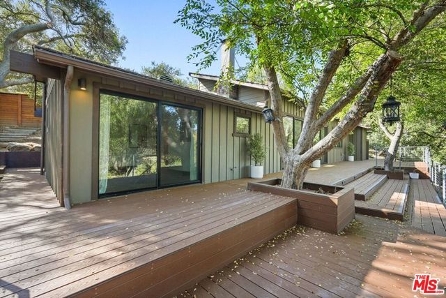 21273 Entrada Road, Topanga, CA 90290