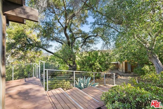 21273 Entrada Road, Topanga, CA 90290