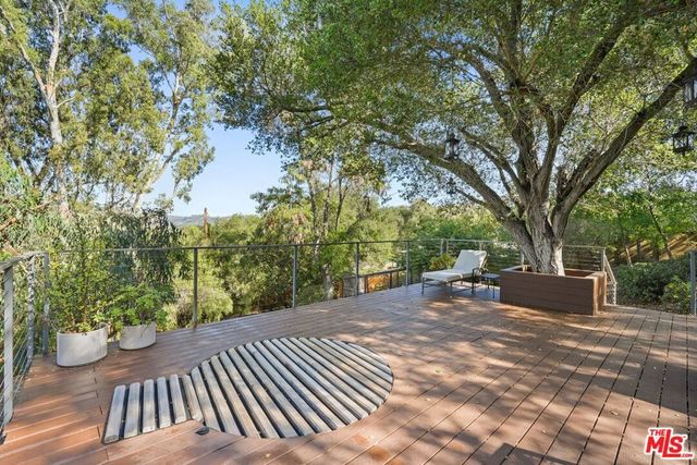 21273 Entrada Road, Topanga, CA 90290