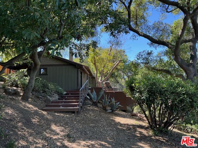 21273 Entrada Road, Topanga, CA 90290