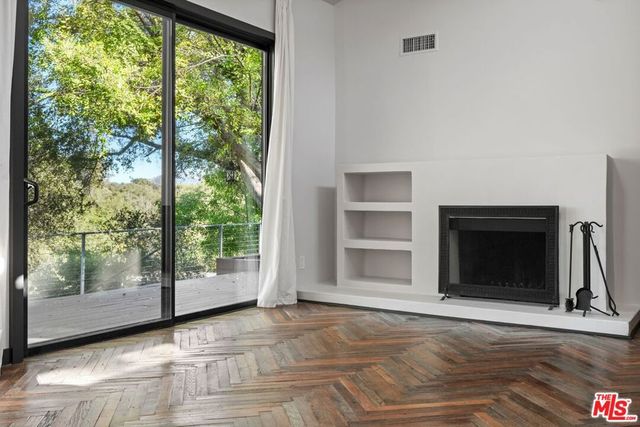 21273 Entrada Road, Topanga, CA 90290