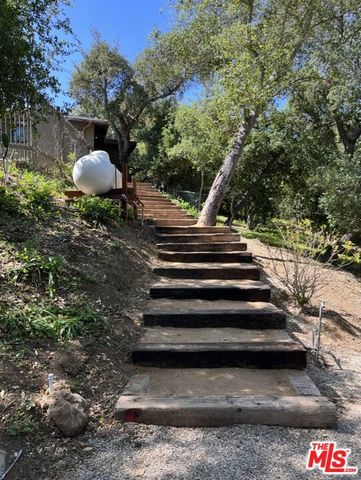 21273 Entrada Road, Topanga, CA 90290