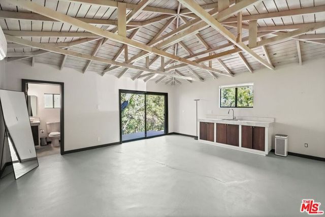 21273 Entrada Road, Topanga, CA 90290