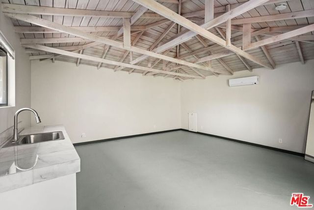 21273 Entrada Road, Topanga, CA 90290