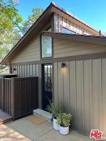 21273 Entrada Road, Topanga, CA 90290