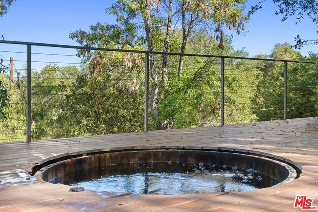 21273 Entrada Road, Topanga, CA 90290