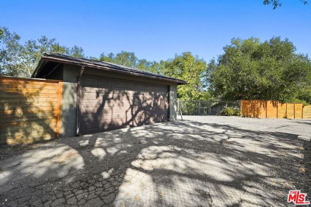 21273 Entrada Road, Topanga, CA 90290