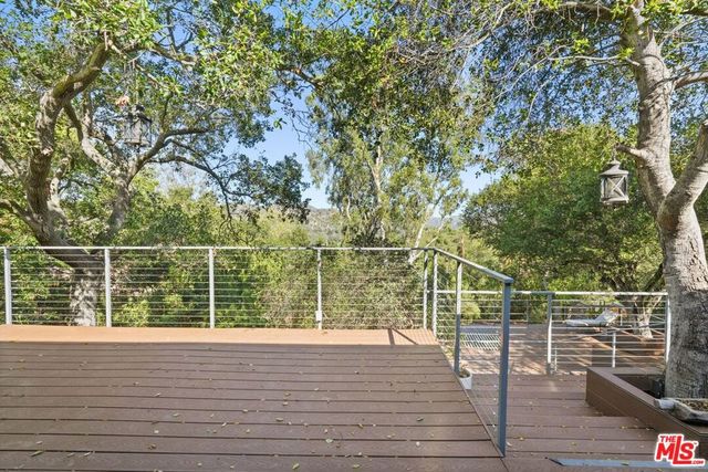 21273 Entrada Road, Topanga, CA 90290