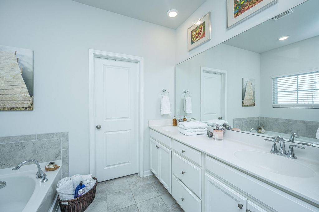 Image 13 of property listing at 5081 Catfish Loop, Johns Island, SC 29455