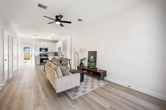 7221 Sandra Street A-B, Houston, TX 77028