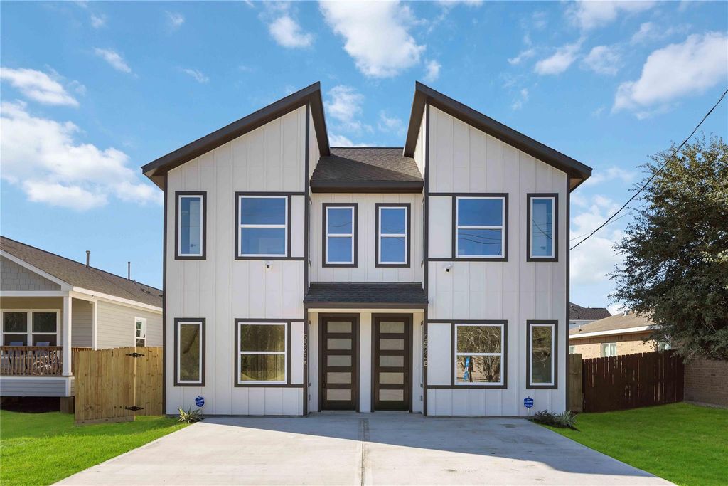 7221 Sandra Street A-B, Houston, TX 77028
