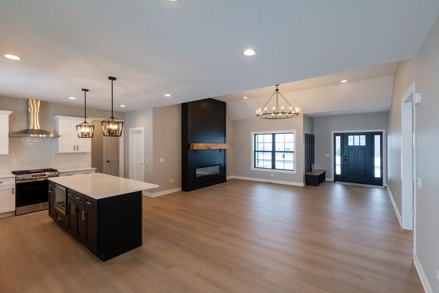 9295 N Stonewall Drive, Newark, IL 60541