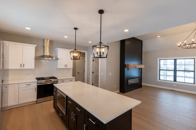 9295 N Stonewall Drive, Newark, IL 60541